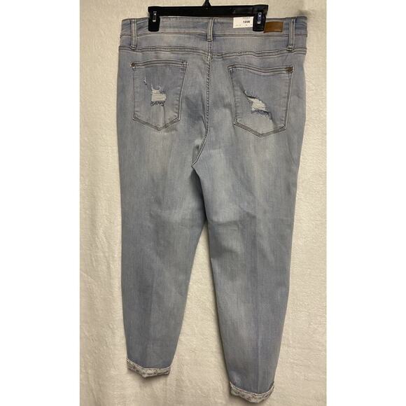 Judy Blue Watch Her Bloom Distressed Mid Rise Skinny Jean 18W NWT - Picture 4 of 12